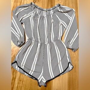 Ecote Women’s M Elastic Waist Lightweight Black And White Striped Romper Crochet